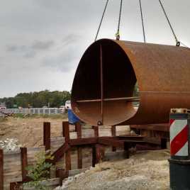 UNLOADING INFRASTEEL 10' SECTION