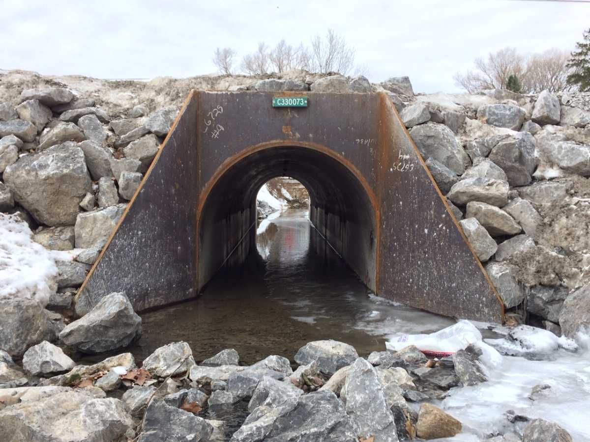 Culvert with wingwalls and headwall